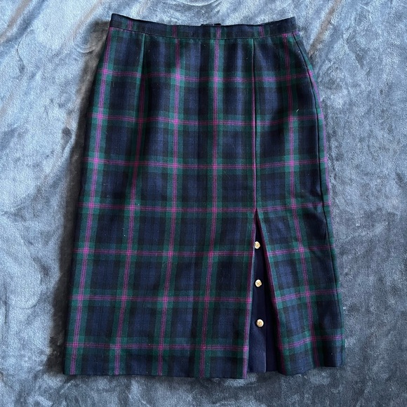 Vintage Dorene (from Ireland) plaid wool skirt/kilt - Picture 6 of 11